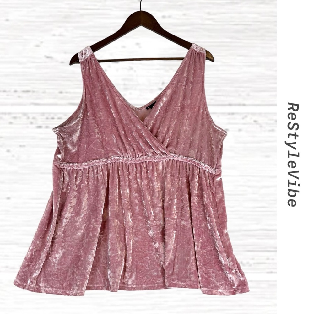 TORRID Women’s Size 3 3X 22-24 Top Shirt Velour Pink V Neck Sleeveless Peplum